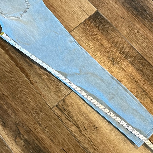 PacSun Perfect Fit Lightwash Deconstructed Jegging - Picture 2 of 8